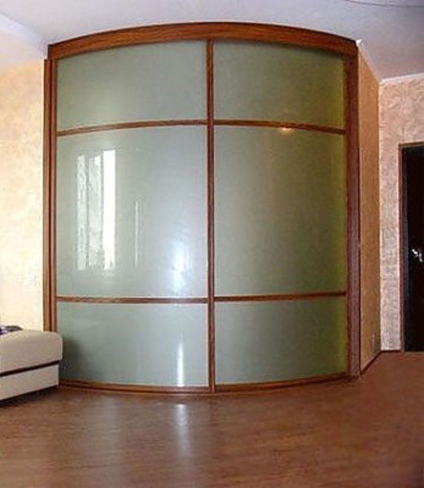 Встроенный шкаф купе радиусный в классическом стиле Новоалтайск